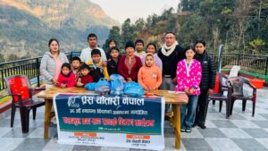 प्रेस चौतारीको स्थापना दिवस : काँग्रेस नेताको सहयोगमा बाल आश्रममा खाद्यान्न र फलफूल वितरण