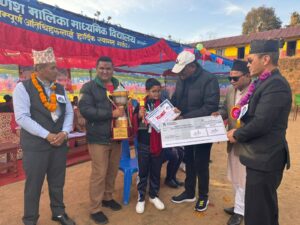 लमजुङमा सञ्चालित चौथो खुला रनिङ शिल्ड अन्तर मावि वादविवाद प्रतियोगितामा अनुपम गौली पहिलो