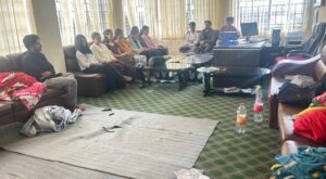 लमजुङ क्याम्पसका विद्यार्थीको आन्दोलन : प्रमुख बिहीन कक्षमा धर्ना जारी, केही विद्यार्थी डिन कार्यालयमा