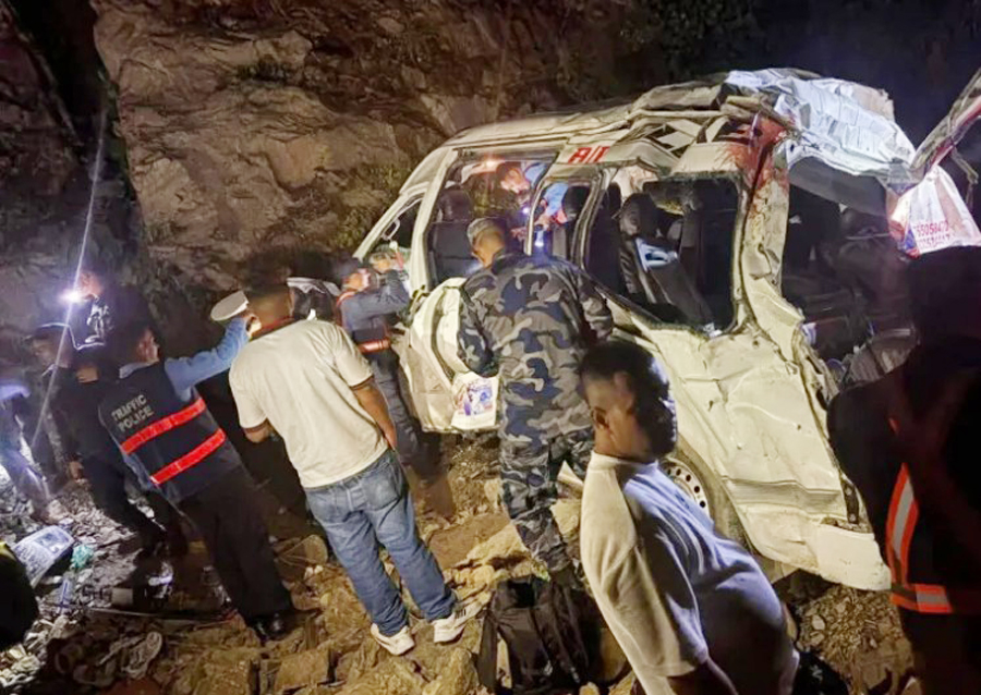 माइक्रोबस दुर्घटनामा सात जना भारतीय दर्शनार्थीको मृत्यु