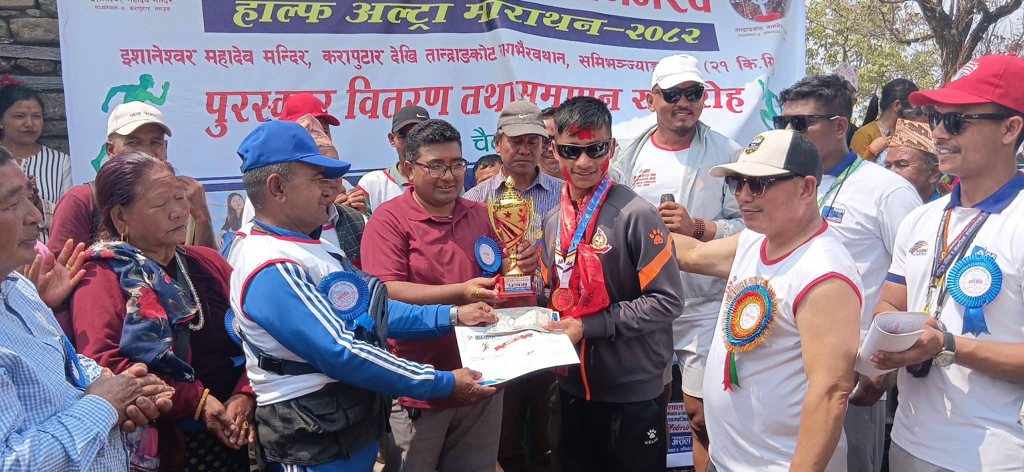 समिभञ्ज्याङमा  चैते दसैँको अवसरमा  हाफ अल्ट्रा म्याराथन सम्पन्न