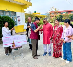 पूर्वप्रधानाध्यापक भण्डारीद्वारा जन्मदिनको अवसरमा विद्यालयमा दुई लाखको अक्षयकोष स्थापना