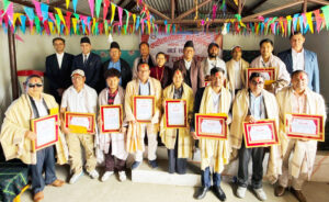 क्व्होलासोथार गाउँपालिकाद्वारा तीन कलाकारसहित १२ जनालाई सम्मान