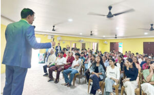 युनिभर्सल एकेडेमीद्वारा शैक्षिक सत्र ०८३ मा कक्षा ११ का नयाँ विद्यार्थी र अभिभावकसँग परामर्श
