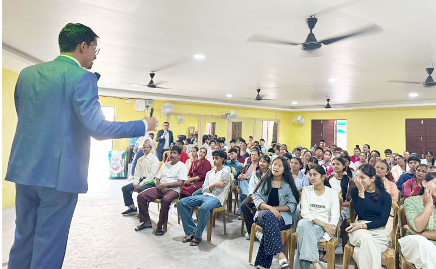 युनिभर्सल एकेडेमीद्वारा शैक्षिक सत्र ०८३ मा कक्षा ११ का नयाँ विद्यार्थी र अभिभावकसँग परामर्श
