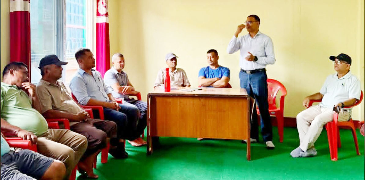 लघु जीवन बीमा र सहकारी सम्बन्धमा सहकारीका पदाधिकारी तथा कर्मचारीहरू बीच अन्तरक्रिया