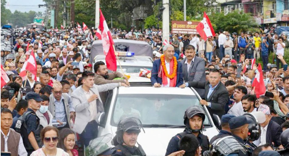 काँग्रेसमा अभिभावकत्व खडेकीको संकेत : भव्य स्वागत ‘राष्ट्रिय एकता सुदृढ गर्न फर्किएको हुँ’ : देउवा