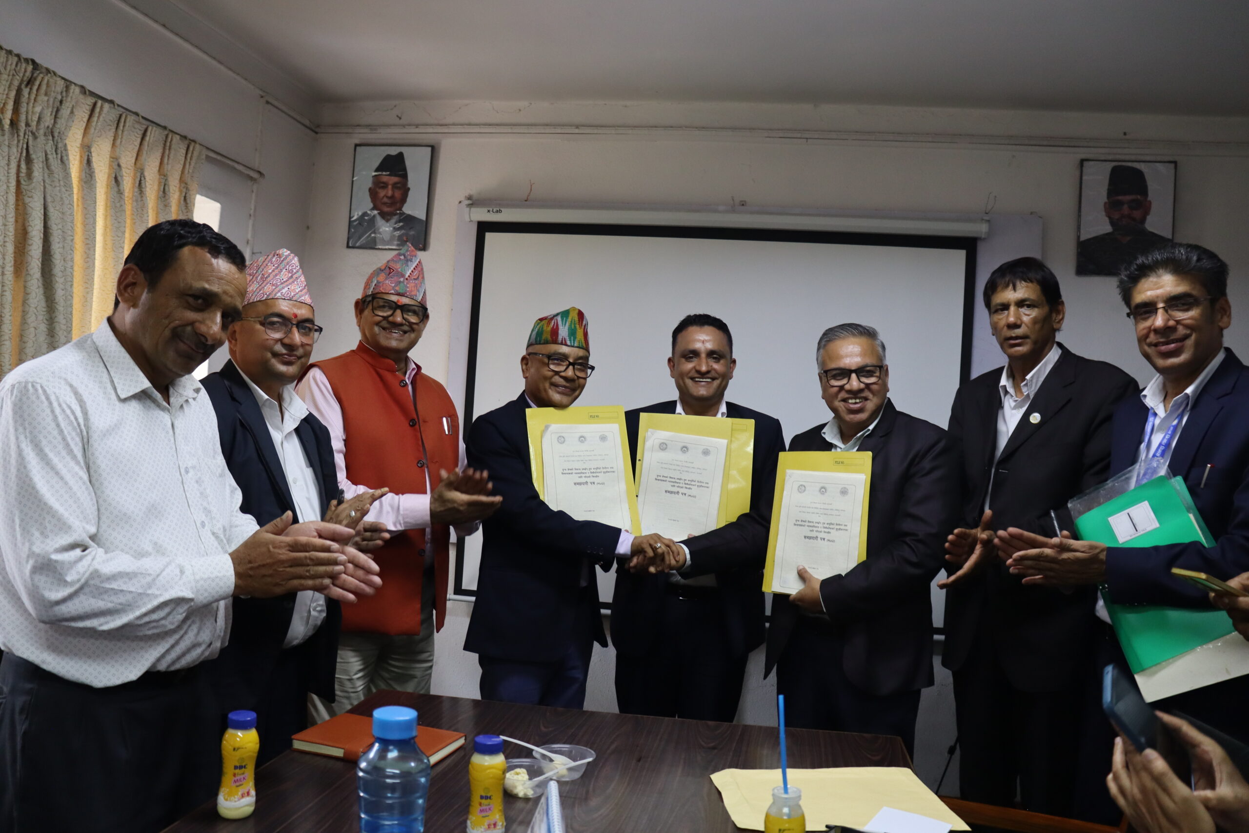 डिडिसीद्वारा साना किसानसँग दैनिक ६० हजारभन्दा बढी दुध किन्न : त्रिपक्षीय सम्झौता