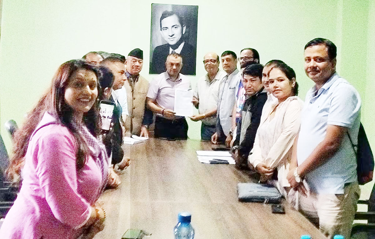 पत्रकारिता क्षेत्रलाई शंकटमा पार्ने कुनै पनि निर्णय स्वीकार्य छैन : कांग्रेस सभापति थापा