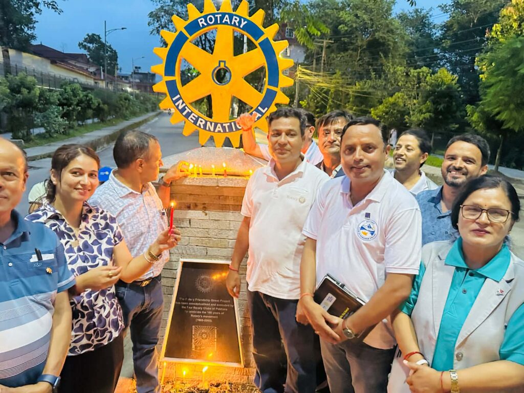 रोटरीद्वारा श्रद्धाञ्जली एवम् दीप प्रज्वलन कार्यक्रम सम्पन्न