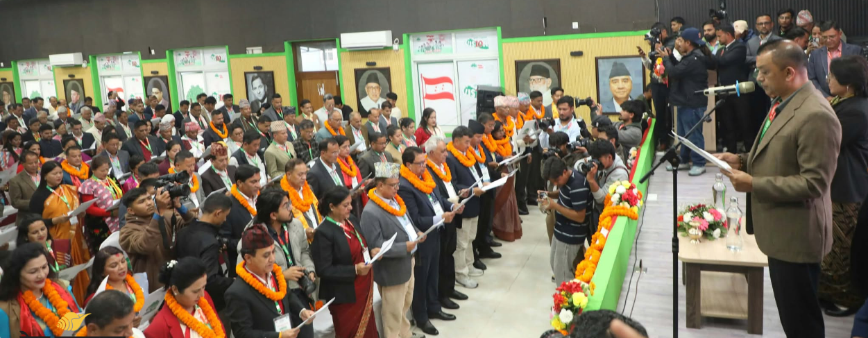 कांग्रेसको नवनिर्वाचित केन्द्रीय कार्यसमितिका पदाधिकारी र सदस्यले गरे शपथ ग्रहण : आठ बुँदे प्रतिवद्धता