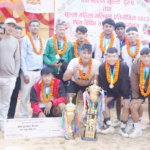 नगर वडास्तरीय रनिङ शिल्ड पुरुष तथा महिला भलिबल प्रतियोगिताको उपाधि क्रमशः आयोजक र संयुक्त भोर्लेटार क्लब ‘बि’को हातमा